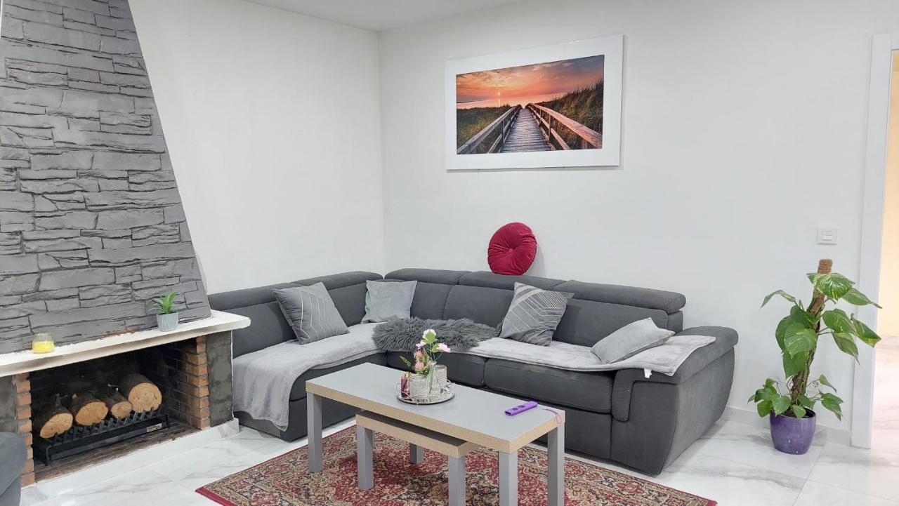 Willa Relax House Barcelone Sant Esteve Sesrovires Zewnętrze zdjęcie